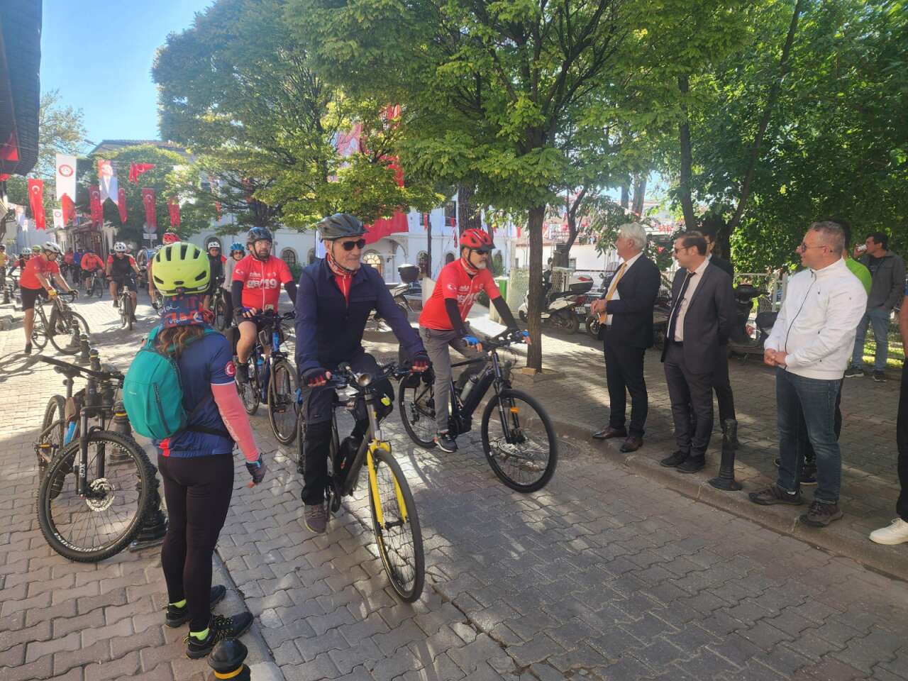 Gökova Bisiklet Turu Başladı: Muğla'nın Güzelliklerini Pedal Çevirerek Keşfedecekler 1